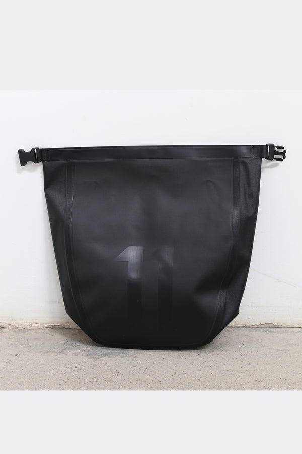11 By BORIS BIDJAN SABERI Black Bag AW21 TOILETRY BAG 9 11*O